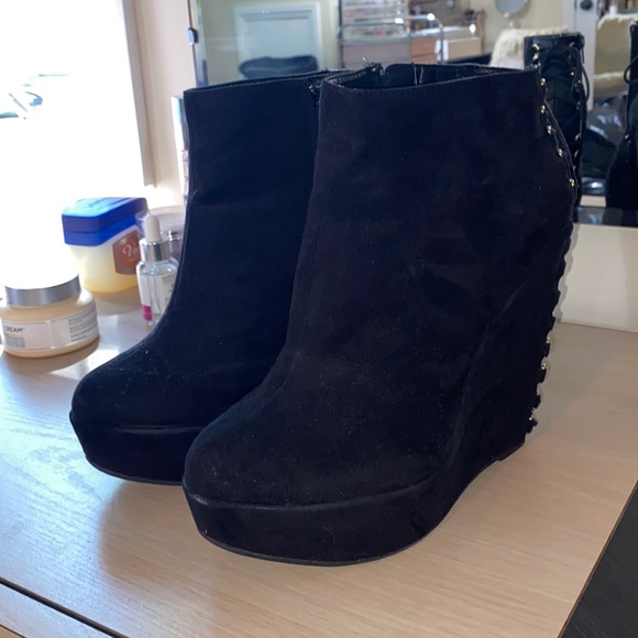 Black suede Size 10 lace up booties! - Picture 2 of 4